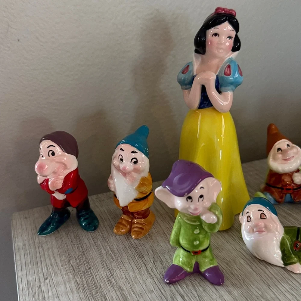 Disney Snow White and the Seven Dwarfs Figurines Set - Picture 3 of 6
